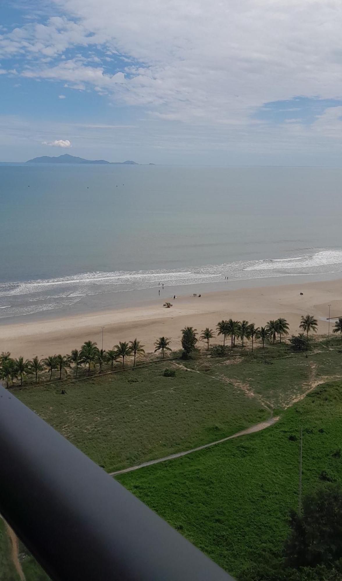 Beachfront Luxury Apartment - Rooftop Pool - Da Nang Esterno foto