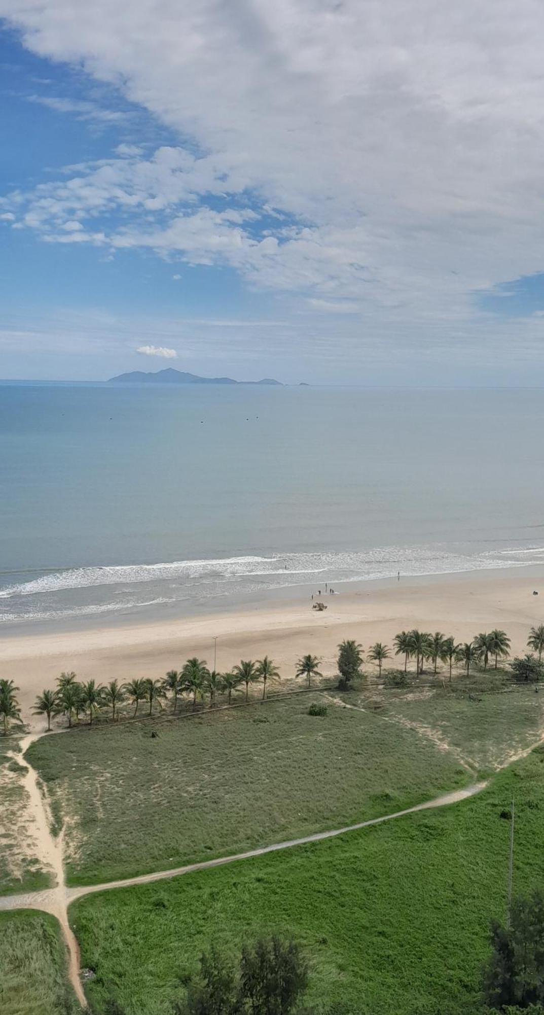 Beachfront Luxury Apartment - Rooftop Pool - Da Nang Esterno foto